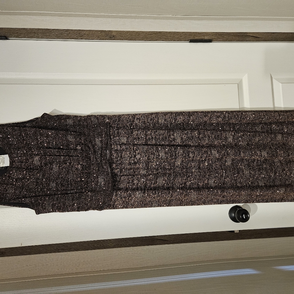 NWT Enfocus Women Long Elegent Black & Gold Glitter Dress. Size 16W